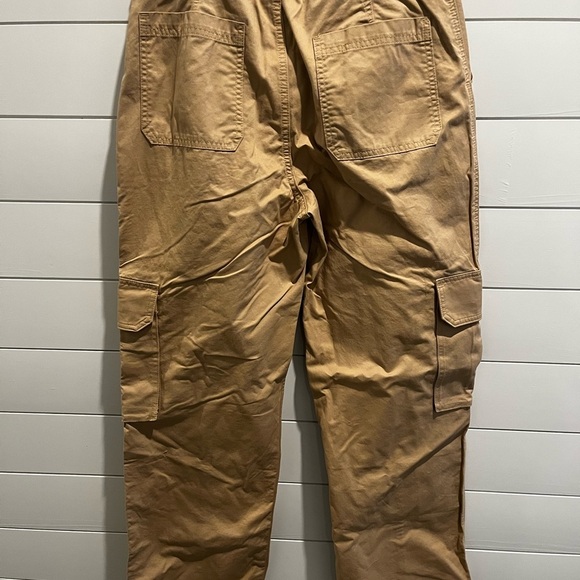 Abercrombie and Fitch Cargo Relax Utility Pants - Picture 7 of 7